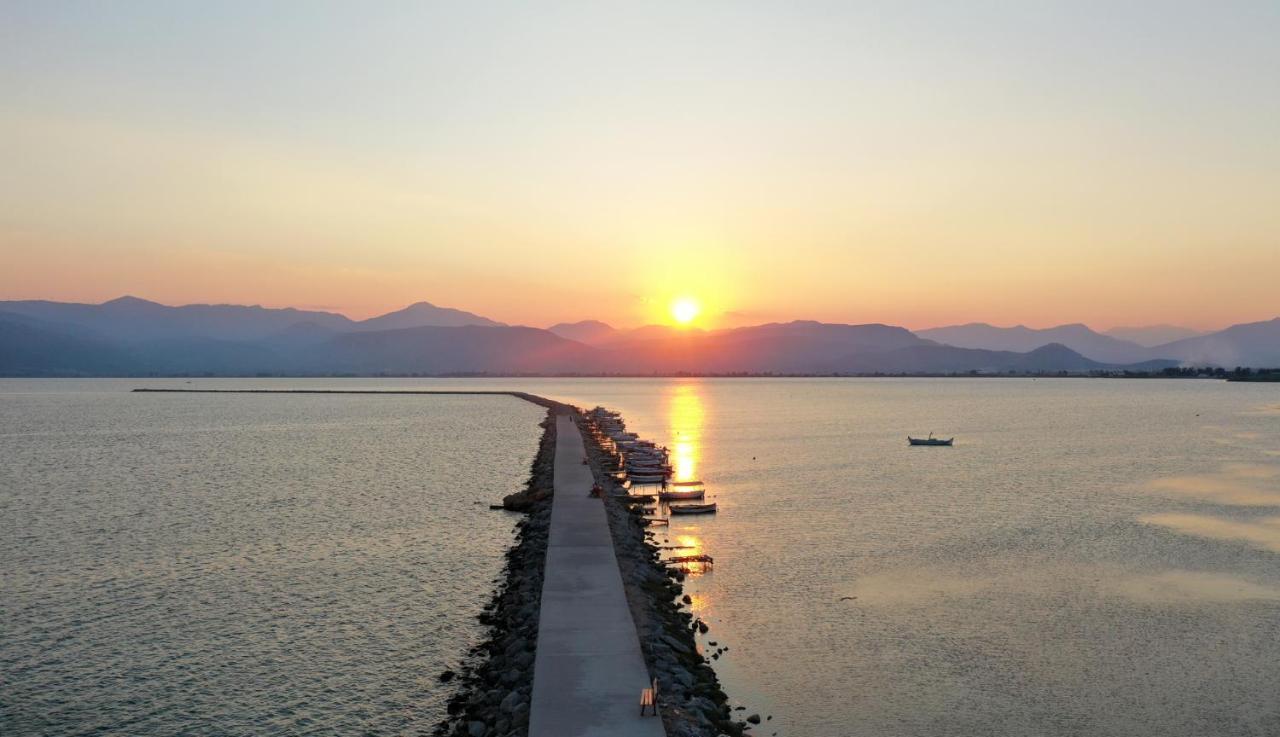 Margietta'S Suites Nafplion Exteriör bild